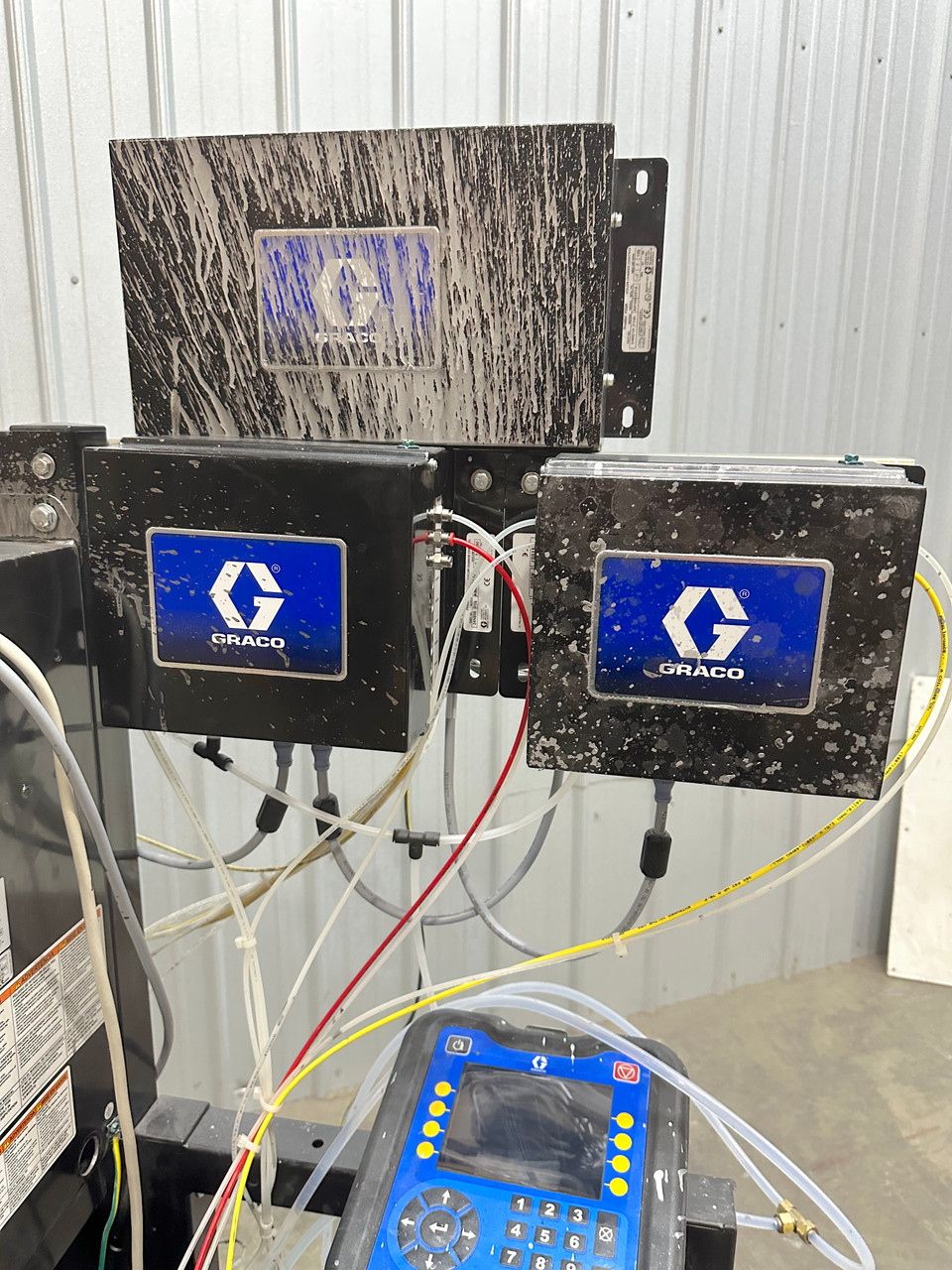 Graco ProMix PD2K Automatic Proportioner w/ Color Change Controllers & Pendant