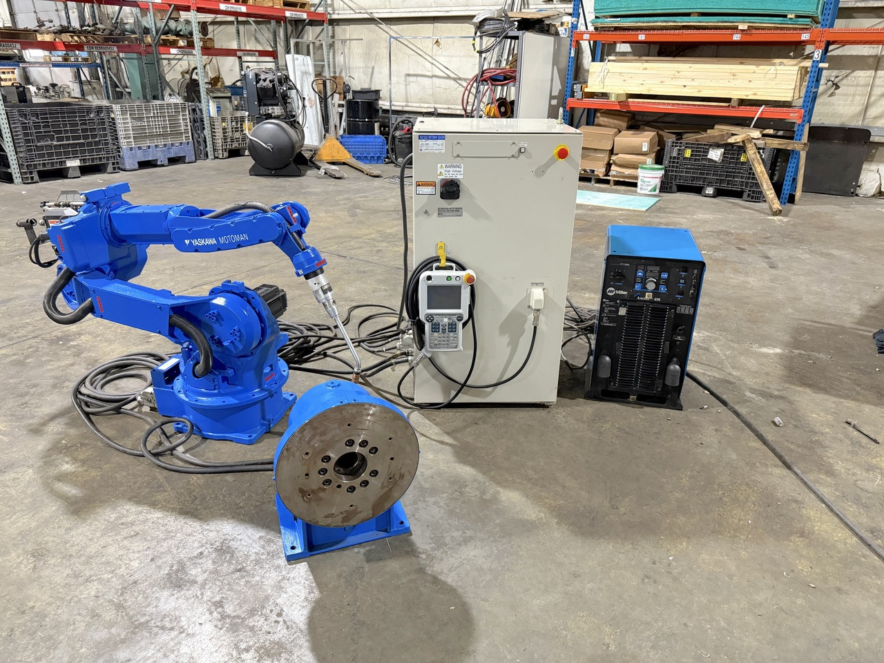 Motoman EA1900 Welding Robot Miller Auto Axcess 450 Welder
