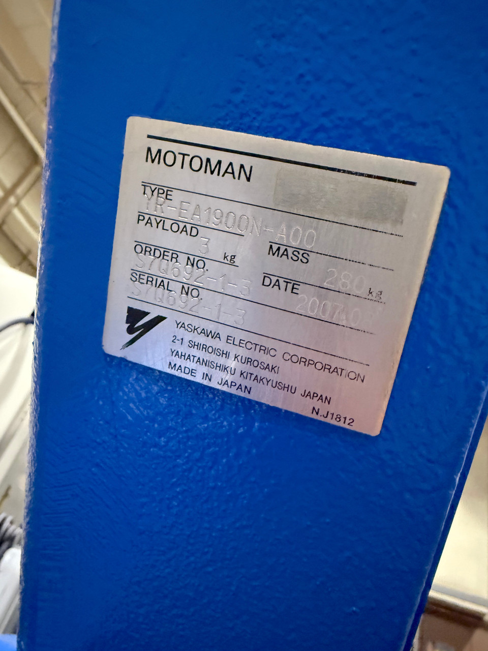 Motoman EA1900 Welding Robot Miller Auto Axcess 450 Welder