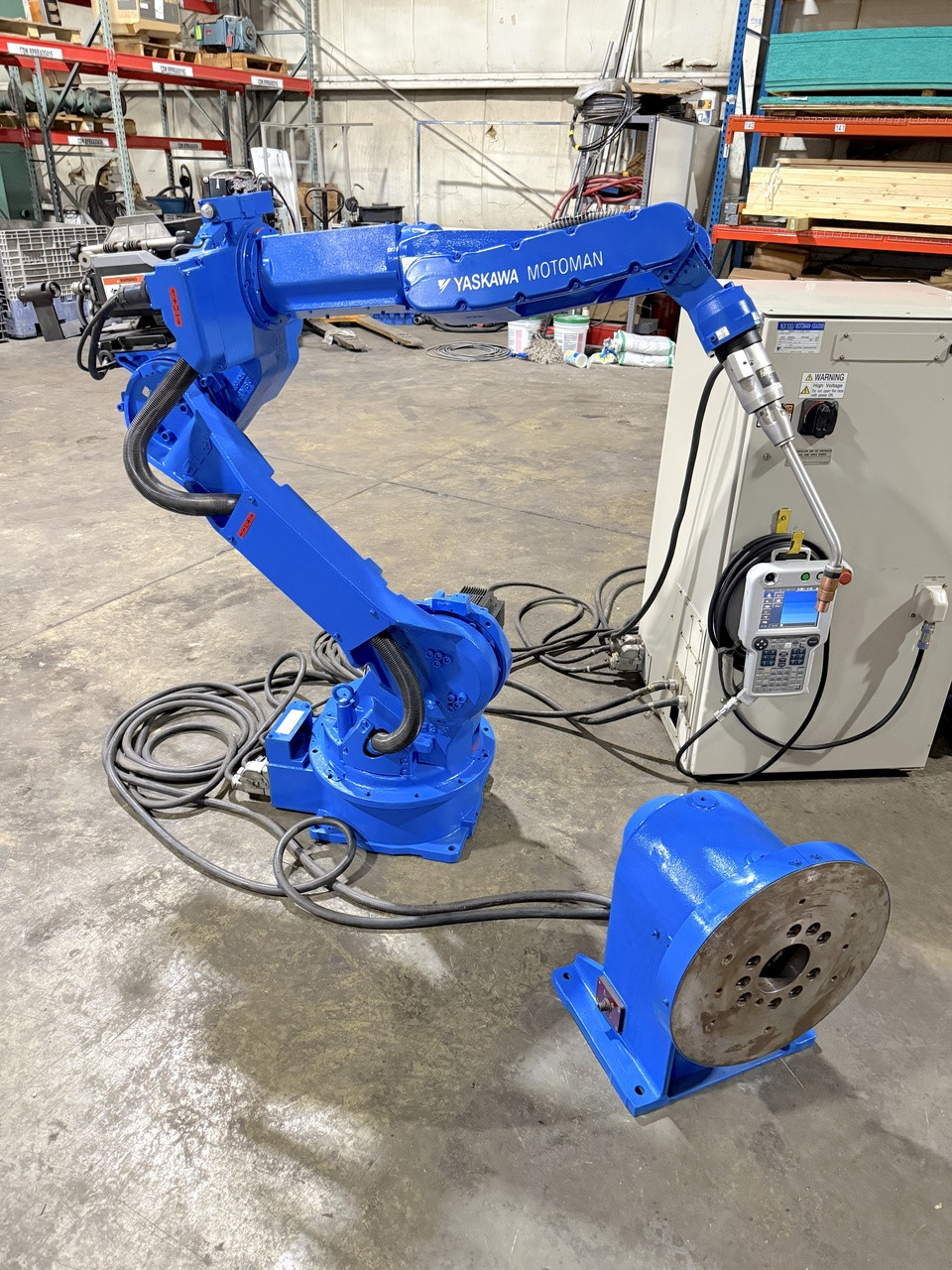 Motoman EA1900 Welding Robot Miller Auto Axcess 450 Welder