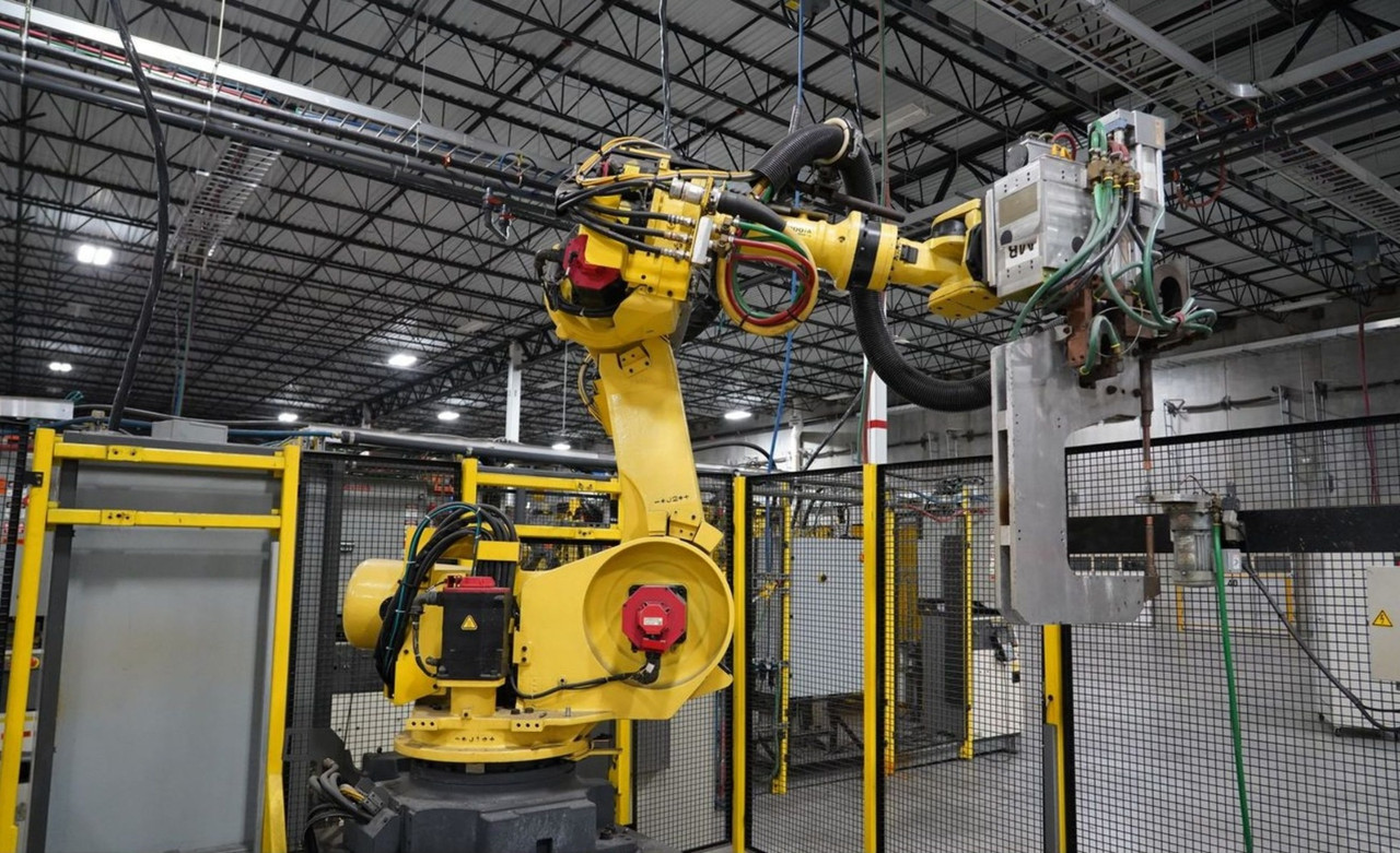 Fanuc R-2000iA/ 200FO Robot with R-J3iB Control, Turntable, ARO Spot Welder