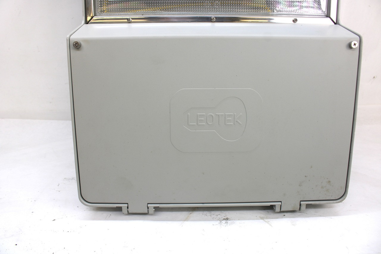 Leotek SL-400S1R2-Fx LED Street Light Leotek SL-400S1R2-Fx LED Street Light