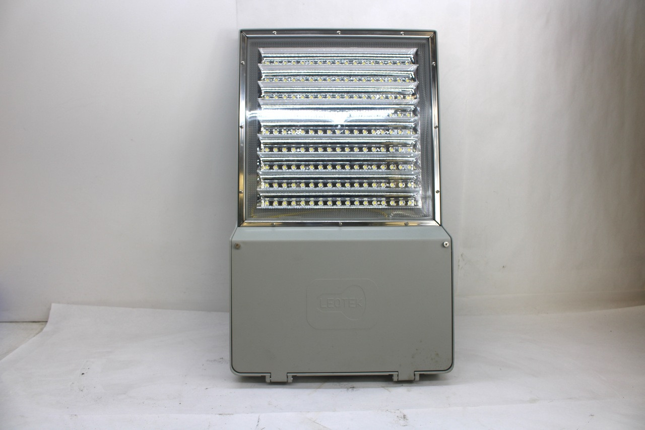 Leotek SL-400S1R2-Fx LED Street Light Leotek SL-400S1R2-Fx LED Street Light