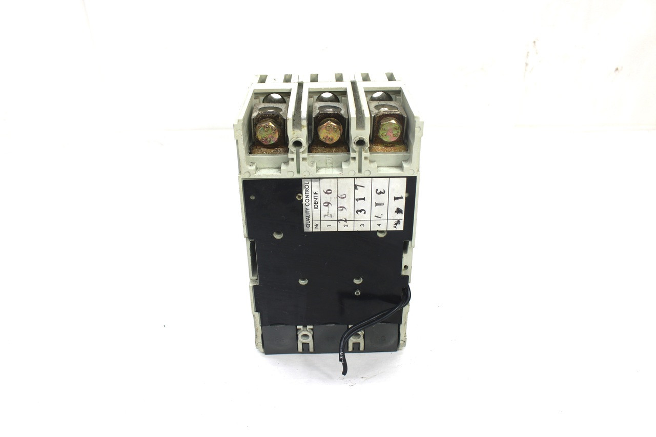 ABB SACE S3L 3-Pole Circuit Breaker 600V, 100A ABB SACE S3L 3-Pole Circuit Breaker 600V, 100A