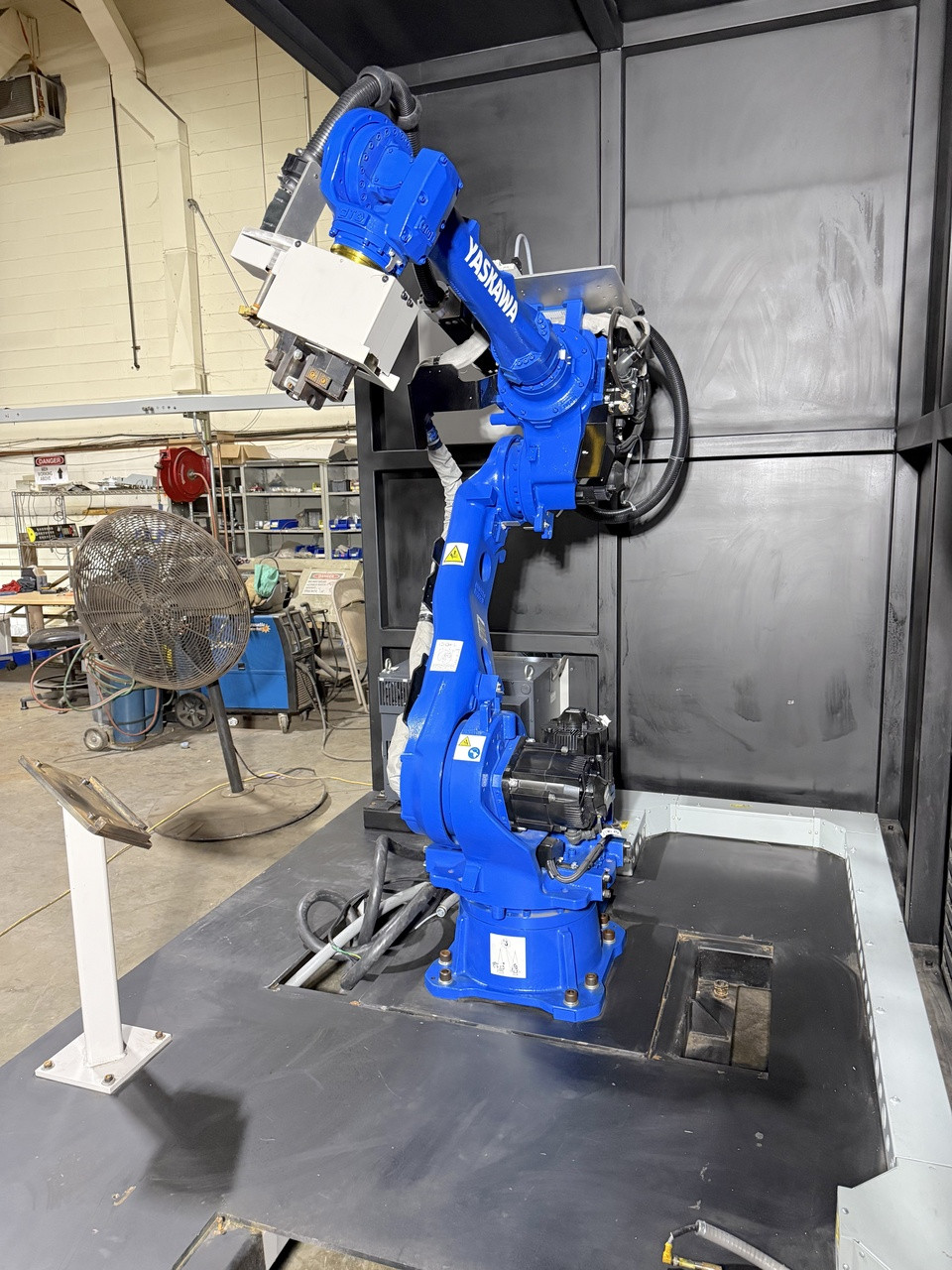 Yaskawa Motoman GP50 Robot YRC1000 Control 50Kg Payload 14 Hours