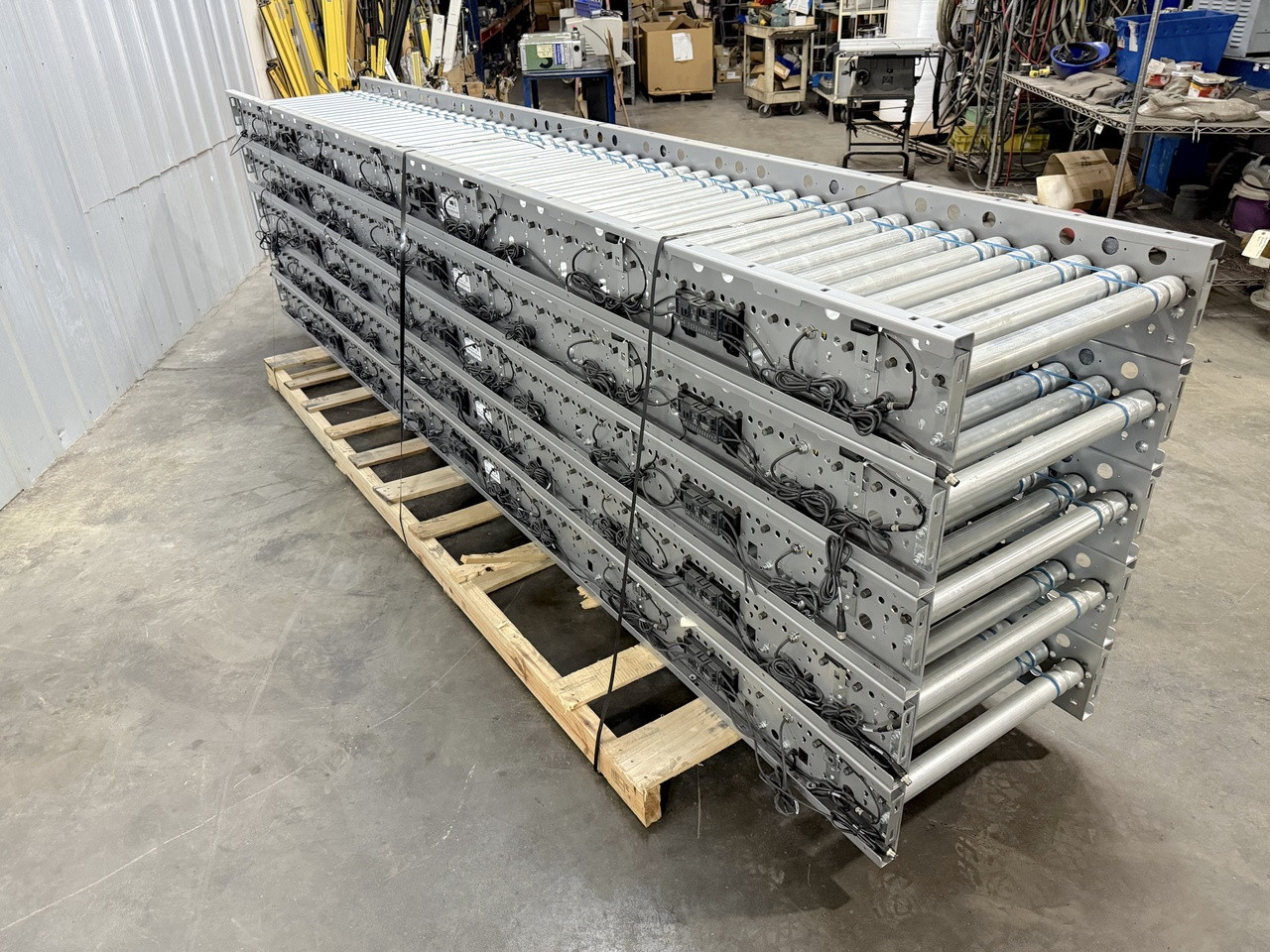 Trew 20" MDR Conveyor Zero Pressure Powered Roller Conveyor Intelligrated Trew 20" MDR Conveyor Zero Pressure Powered Roller Conveyor Intelligrated