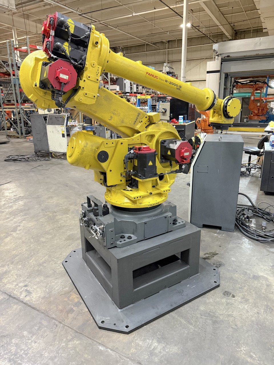 Fanuc R-2000iB/125L Robot R-J3iC Control 125Kg Payload IR Vision Ready Tested