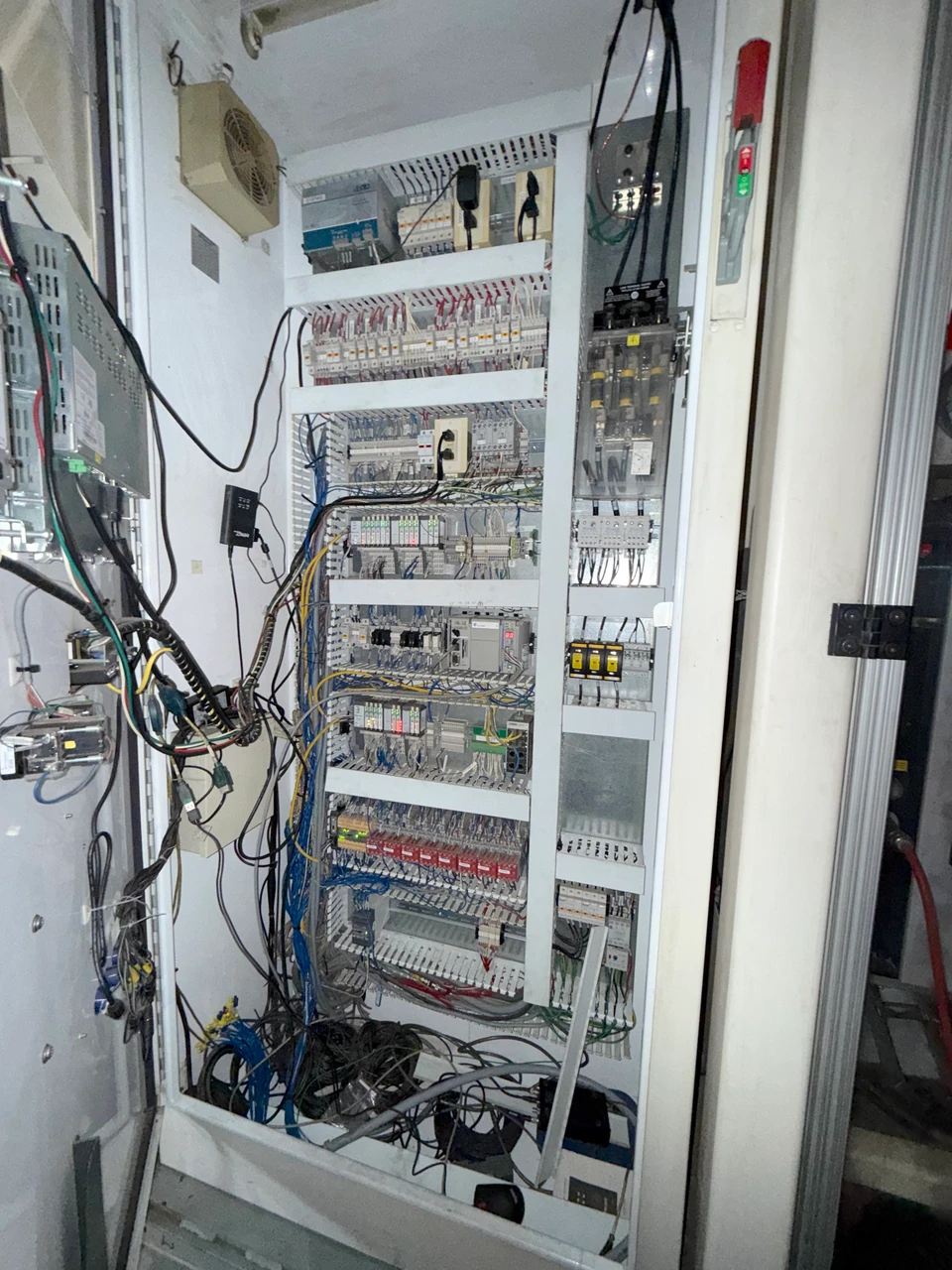 ABB IRB 4400/45 Robot IRC5 Control Fronius Magic Wave 4000 Tig Welder Water Cooled