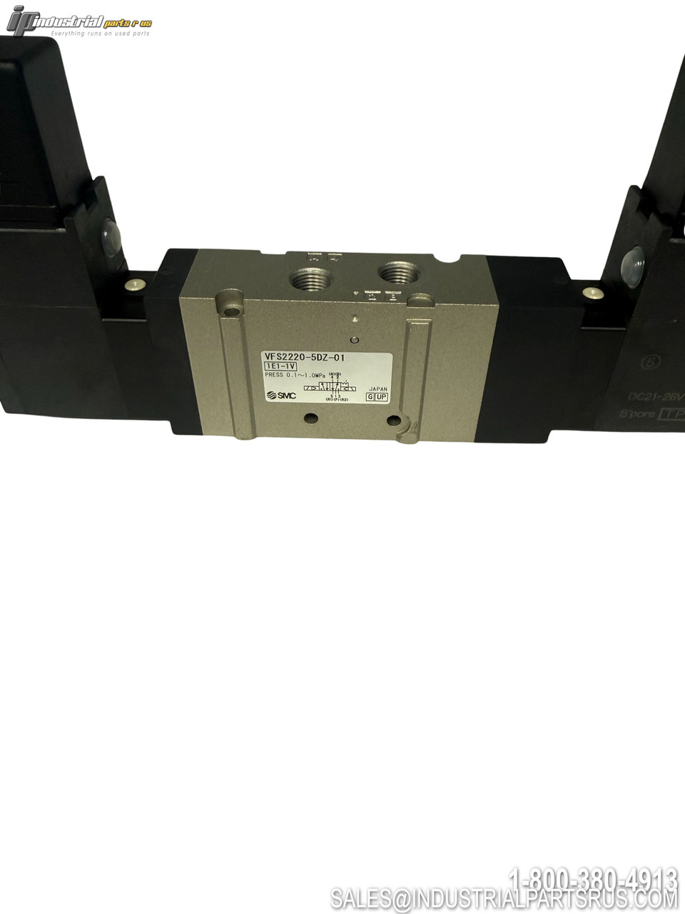 smc vfs2220-5dz-01 solenoid valve 5-port pneumatic valve with threaded ports and mounting brackets front view
