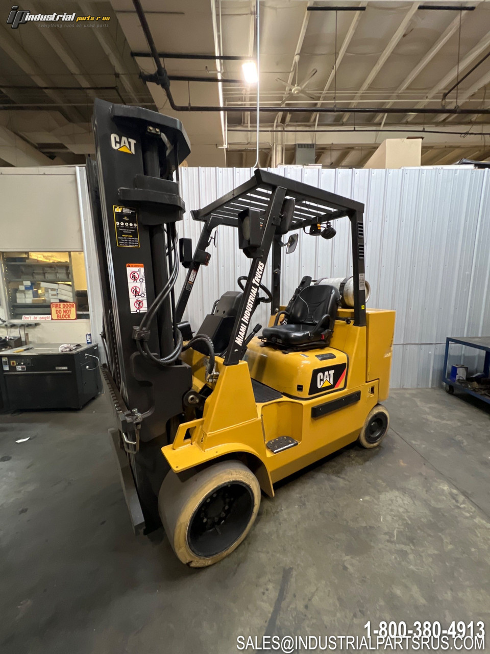 Caterpillar GC55KPRSTR 12000 lb LPG Forklift 3-Stage Mast 172" Lift