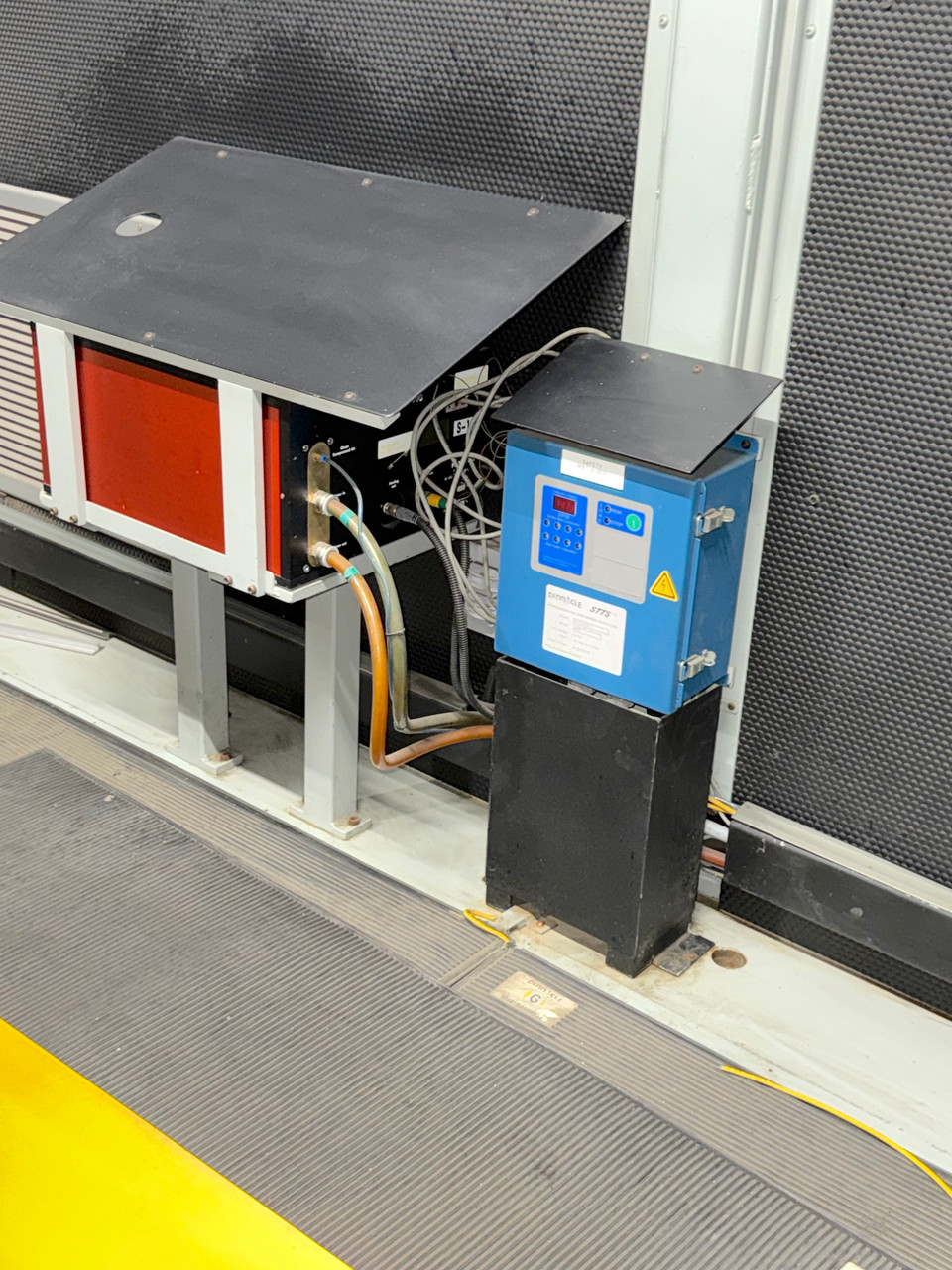 IPG Photonics Ytterbium 8kW Fiber Laser Robotic Welding Cell | ABB IRB 4400