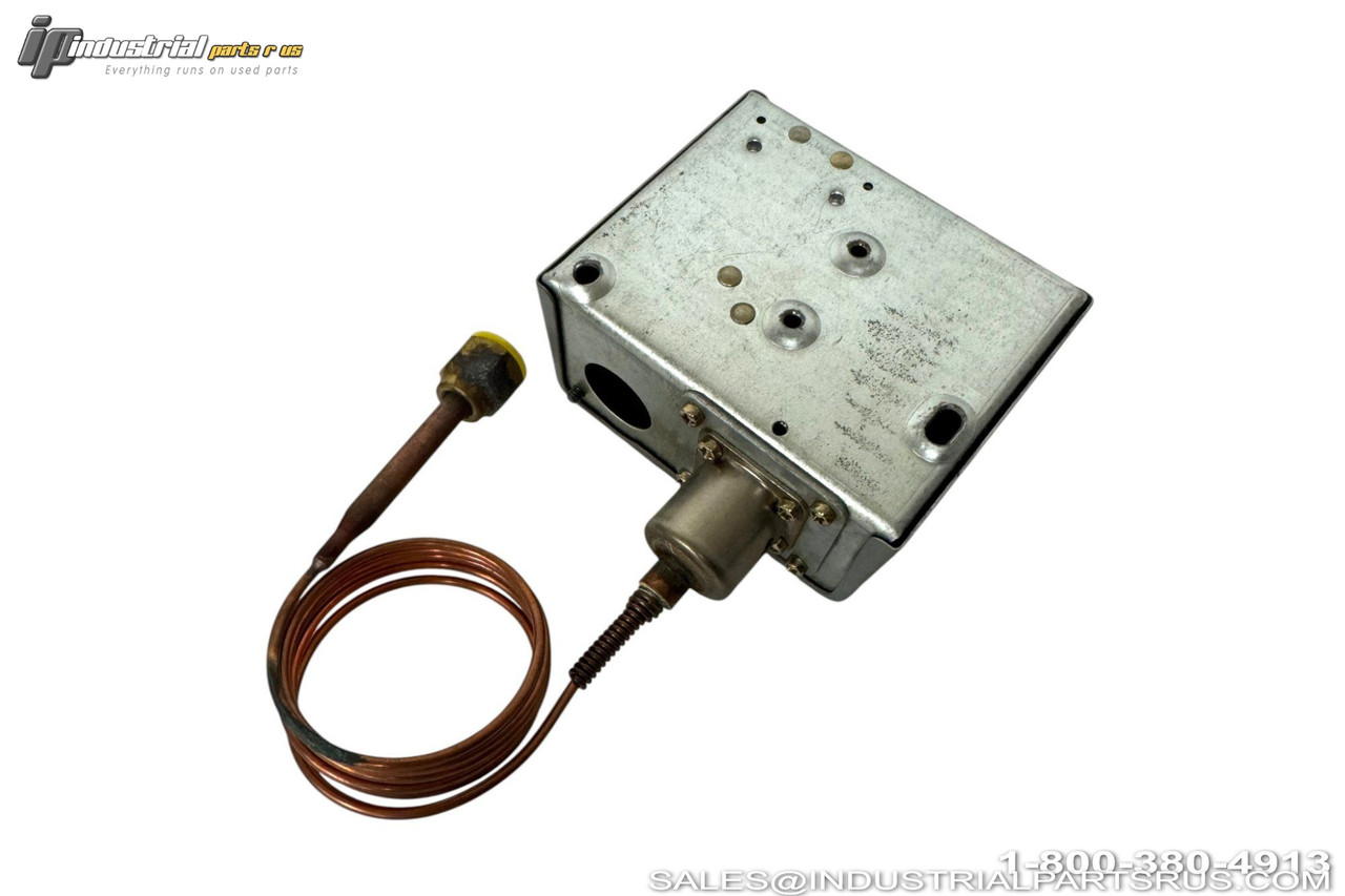 Johnson Controls P70DA-1 Pressure Sensor Image 2