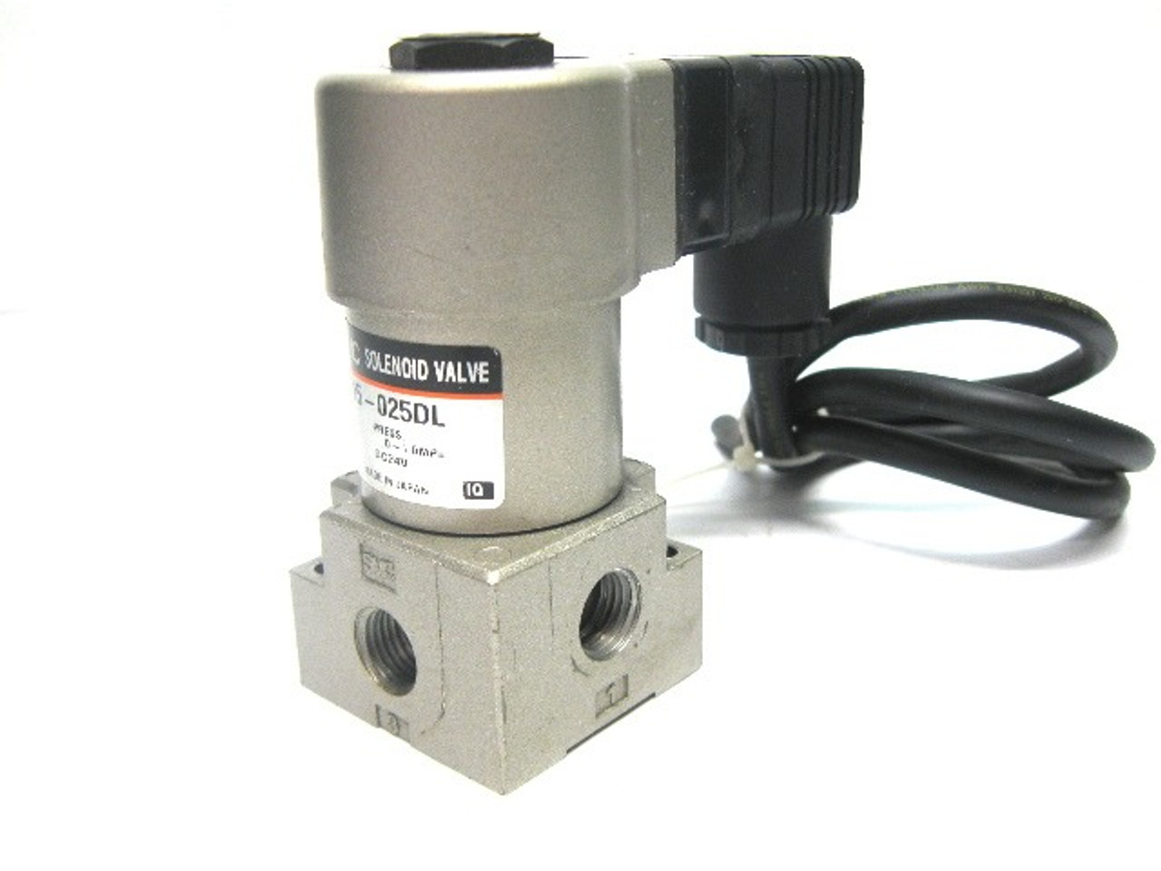 Smc VT315-025DL Direct Operated Solenoid Valve, 3 Port 1/4 Inch Npt 24 Vdc