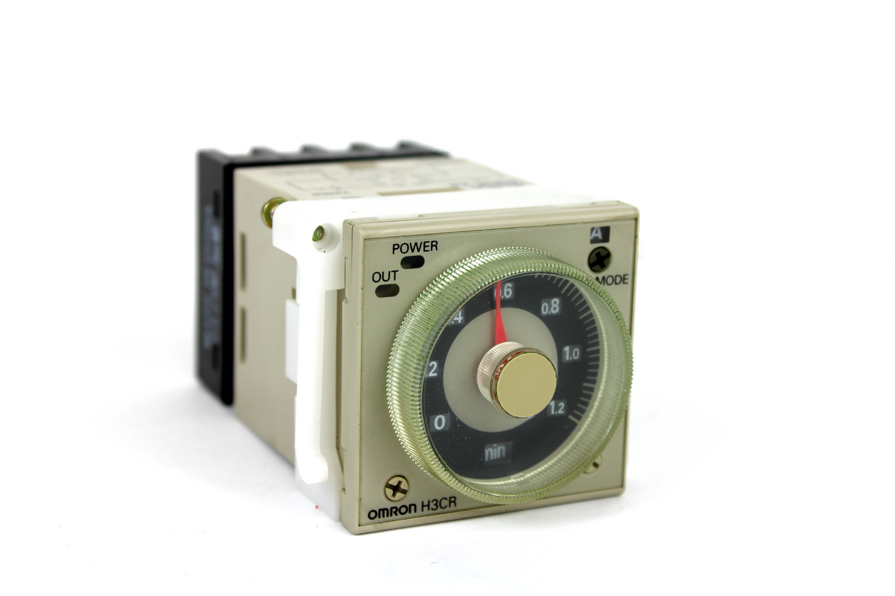 OMRON　H3CR-A8E 4個 未使用品 OMRON H3CR-A8 AC24-48⁄DC12-48 Multifunctional Timer - Spare