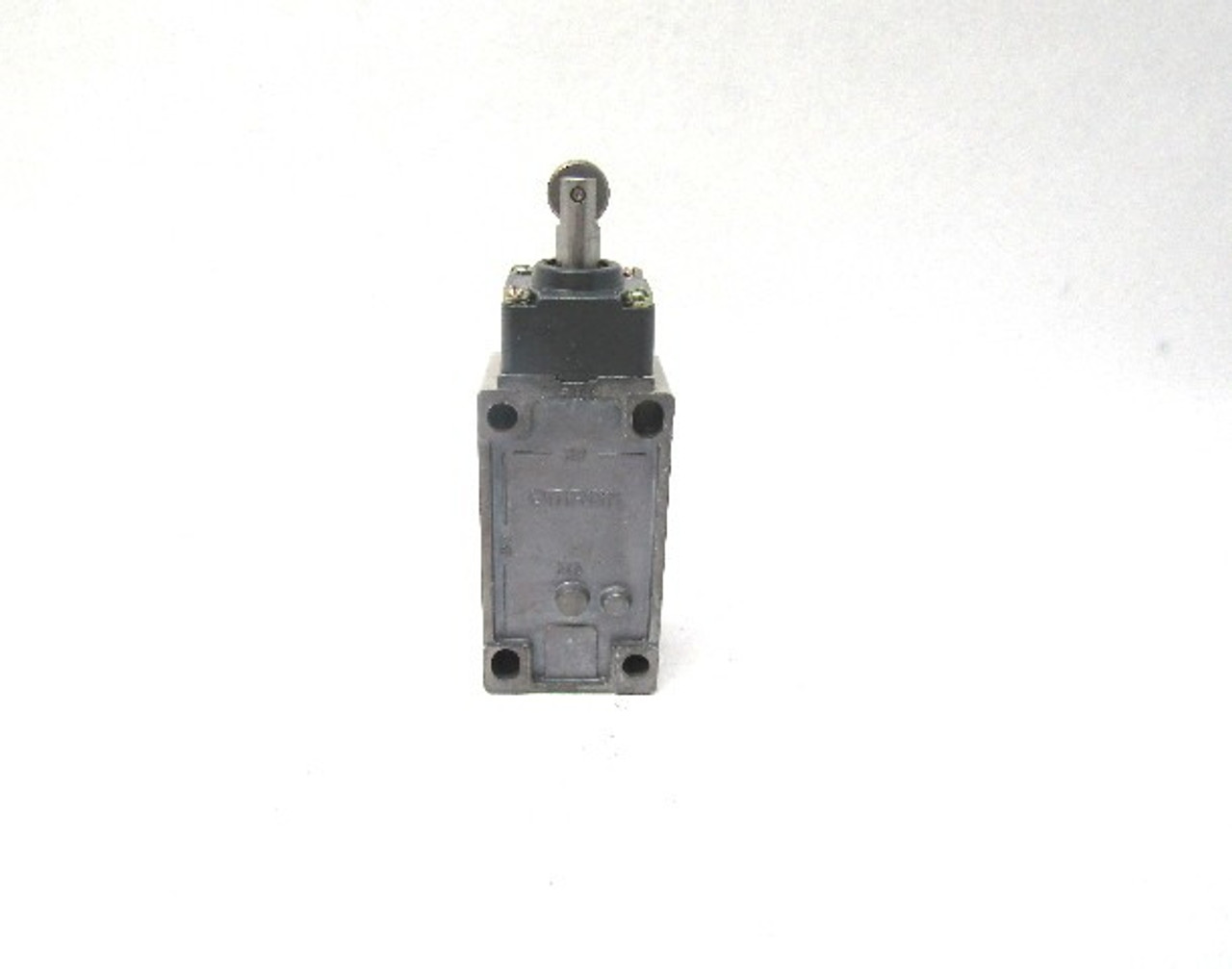 Omron D4B-2171 Safety Limit Switch, Top Roller, 1NC/1NO, IP67, New