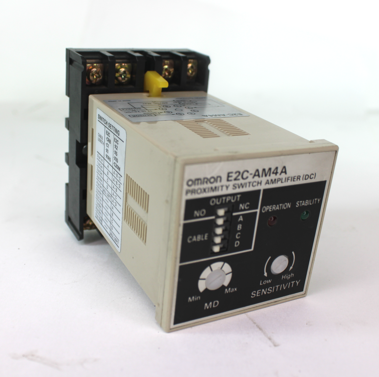 Omron E2C-AM4A Proximity Switch Amplifier