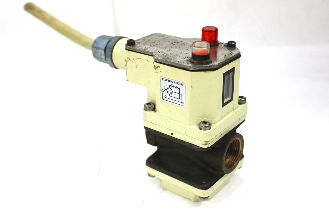 SMC IFW510-06-X300 Flow Switch Red Neon Light, 24Vdc, 5A, 20min Flow Rate
