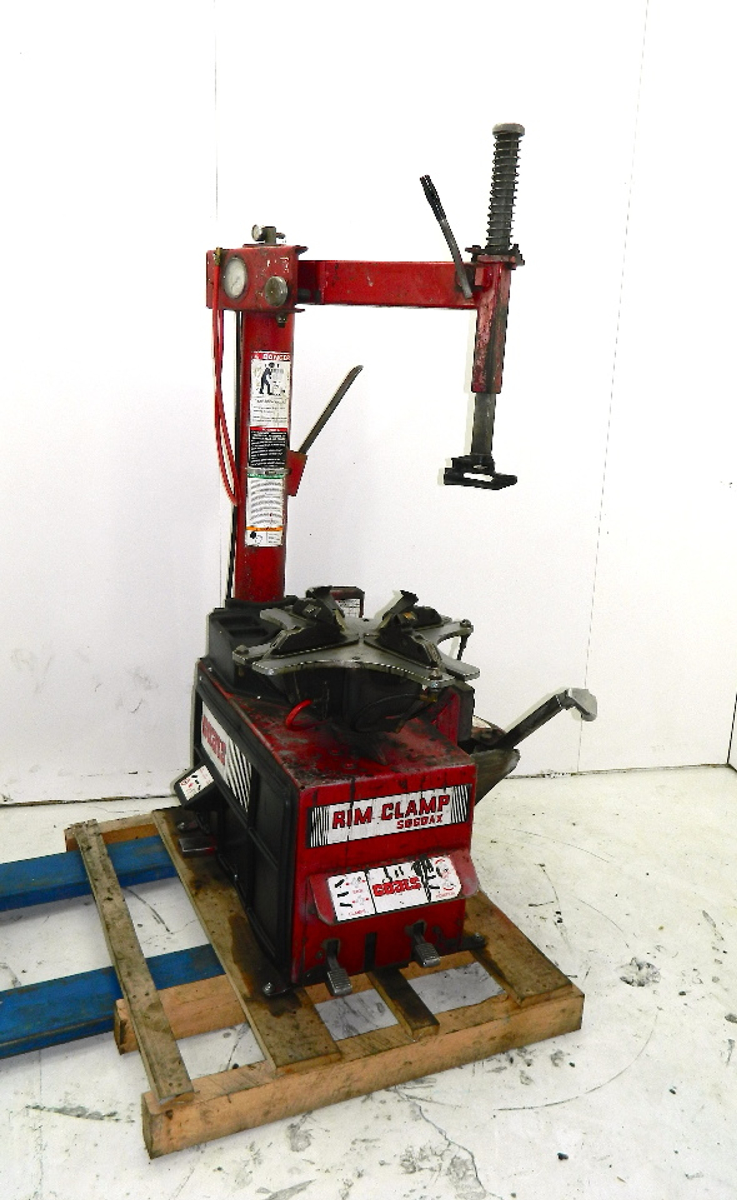 Coats 5060AX Pneumatic Rim Clamp Tire Changer Tested Coats 5060AX Pneumatic Rim Clamp Tire Changer Tested