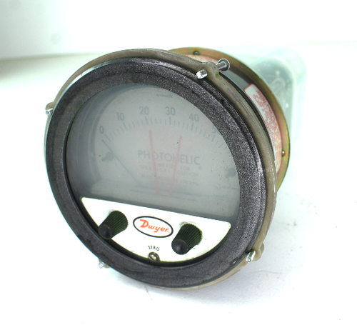 Dwyer 3000-60Pa Photohelic Pressure Switch/Gage 170kPa