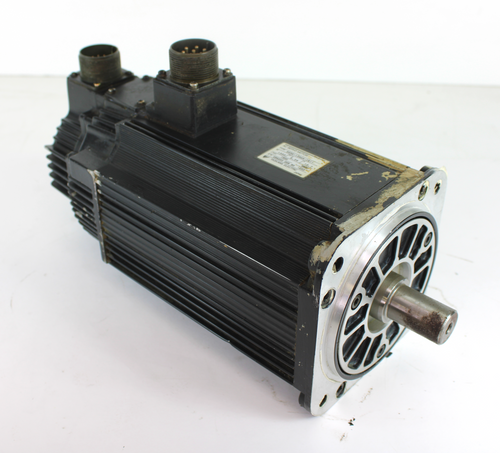 未使用 サーボモータ SGMRS-30A2A-YR11 未使用 サーボモータ SGMRS-30A2A-YR11