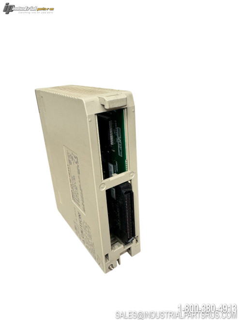 Omron CS1W-OD261 PLC I/O Module Image 2