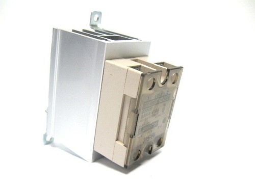 Omron G3NA-410B Solid State Relay 200-480 Vac With Y92B-N50 Heat Sink