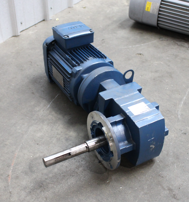 Sew-Eurodrive WAF47 DRN90L4 Electric Motor w/ WAF47 DRN90L4 Gear Motor ...