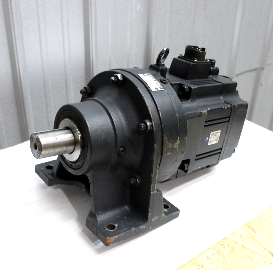 Mitsubishi HCSF202BC1HS2 Servo Motor w/ Cyclo Drive CNHM411511 Gear