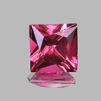 SQUIDMANIA X8 Virgin Pink 0.5号 200m 4.00 mm Square Machine Cut {0.37ct} Sparkling Natural
