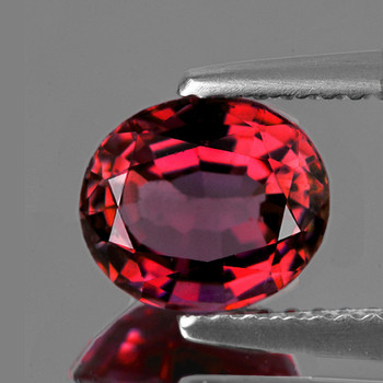 8x6.5 mm Oval {2.12cts} Natural Brilliant Cherry Pink Rhodolite Garnet [Flawless-VVS]