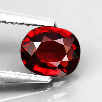 8x6.5 mm Oval {1.80cts} Natural Brilliant Mozambique Red Garnet [Flawless-VVS]
