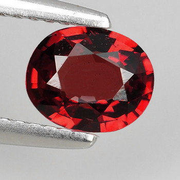 9.5x8 mm Oval {2.32cts} Natural Raspberry Red Rhodolite Garnet [Flawless-VVS]