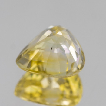 4.80 mm Pear 0.48cts Outstanding Fire Natural Yellow Sapphire [Flawless-VVS]