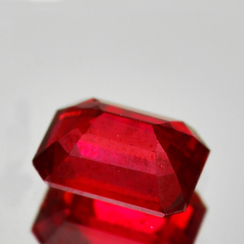 7x5 mm Octagon 1 piece Natural Intense Red Mozambique Ruby [VVS-VS]-AAA GRADE