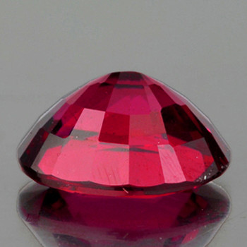 9.5x8 mm Oval {3.45cts} Fire Luster Natural Intense Crimson Red Rhodolite Garnet [Flawless-VVS]