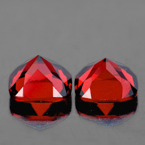 6.00 mm Cushion 2pcs AAA Luster Natural Red Mozambique Garnet [Flawless-VVS]