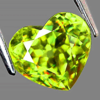 5.00 mm Heart {0.80ct} Superb Luster Rainbow Spark Natural Canary Green Sphene [VVS]