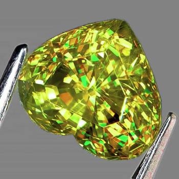 6.00 mm Heart {1.00ct} Superb Luster Rainbow Spark Natural Canary Green Sphene [VVS]
