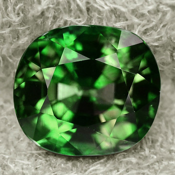 9.5x8.5 mm Oval {3.92ct} Fire Luster Natural Intense Yellowish Green Sapphire [Flawless-VVS]-Rare Size Free Certificate