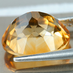17.5x15 mm Oval 13.68cts Natural Golden Yellow Citrine [Flawless-VVS]