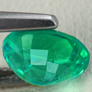 7x6 mm Oval 1.25ct Lustrous Zambian Natural Blue Green Emerald [SI]