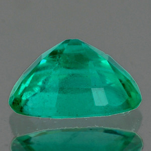8x6 mm Oval {1.15ct} Lustrous Natural Brilliant Green Emerald [SI]