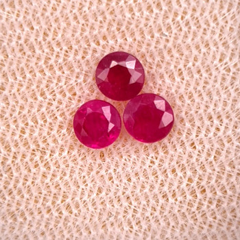 3.70 mm Round 3pcs Natural Burma Intense Red Ruby [SI] {Only heat}