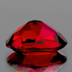 7x6 mm Oval {1.30ct} Lustrous Natural Intense Red Spessartite Garnet [Flawless-VVS]