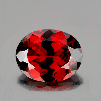 11x9 mm Oval {4.32cts} Lustrous Natural Fire Red Mozambique Garnet [Flawless-VVS]