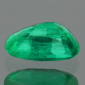 7x5 mm Oval {0.80ct} Lustrous Natural Brilliant Zambian Green Emerald [SI]