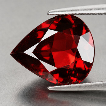 10x8 mm Pear {2.77cts} Natural Brilliant Mozambique Red Garnet [Flawless-VVS]