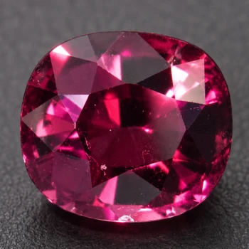 7x6 mm Oval {1.35ct} FIre Luster Natural Mahenge Intense Pink Malaya Garnet [Flawless-VVS]-Top Grade