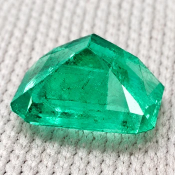 6.5x4.5 mm Octagon {0.80ct} Natural Brilliant Pakistan Swat Green Emerald [SI]