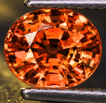 6x5 mm Oval {0.95ct} Natural Mahenge Intense Orange Malaya Garnet [Flawless-VVS]